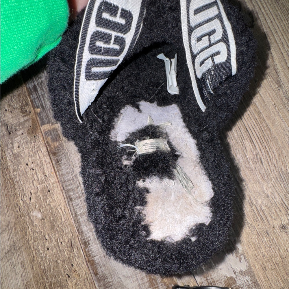 UGG‎ Fluff Yeah Slide Sandals Black Shearling Logo Strap Women’s 6 - Picture 8 of 9